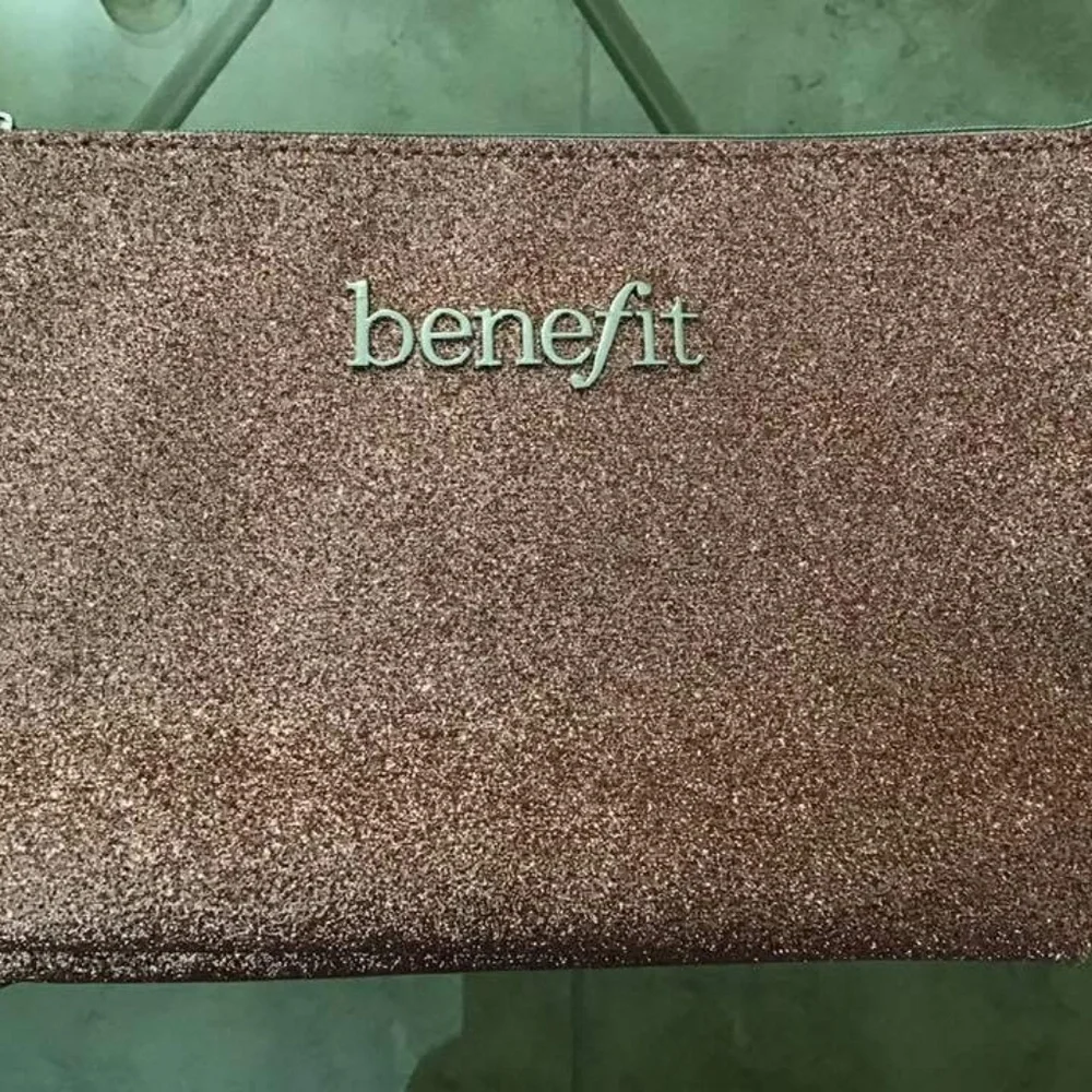 Benefit Cosmetics Makeup Bag — BRAND NEW